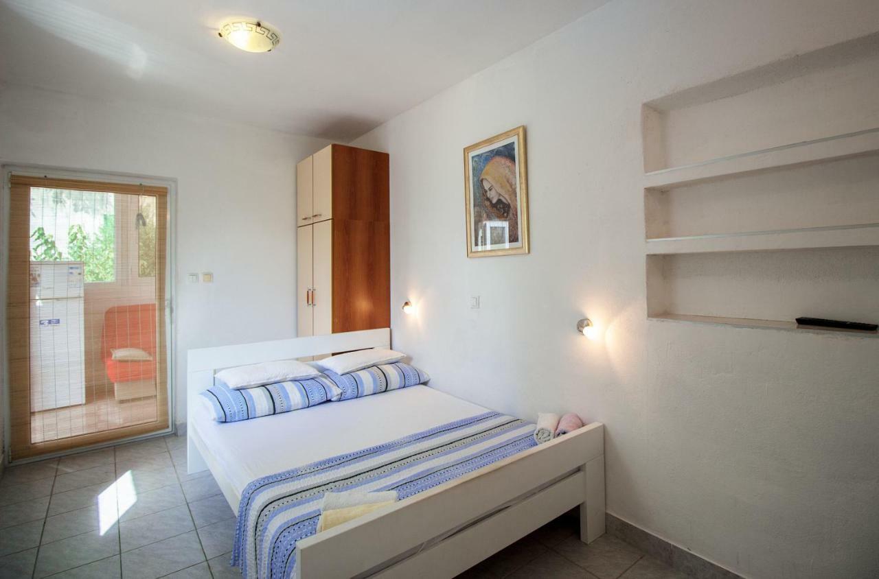 Mrkonjic Branko & Marija Apartmani Omiš Exterior foto