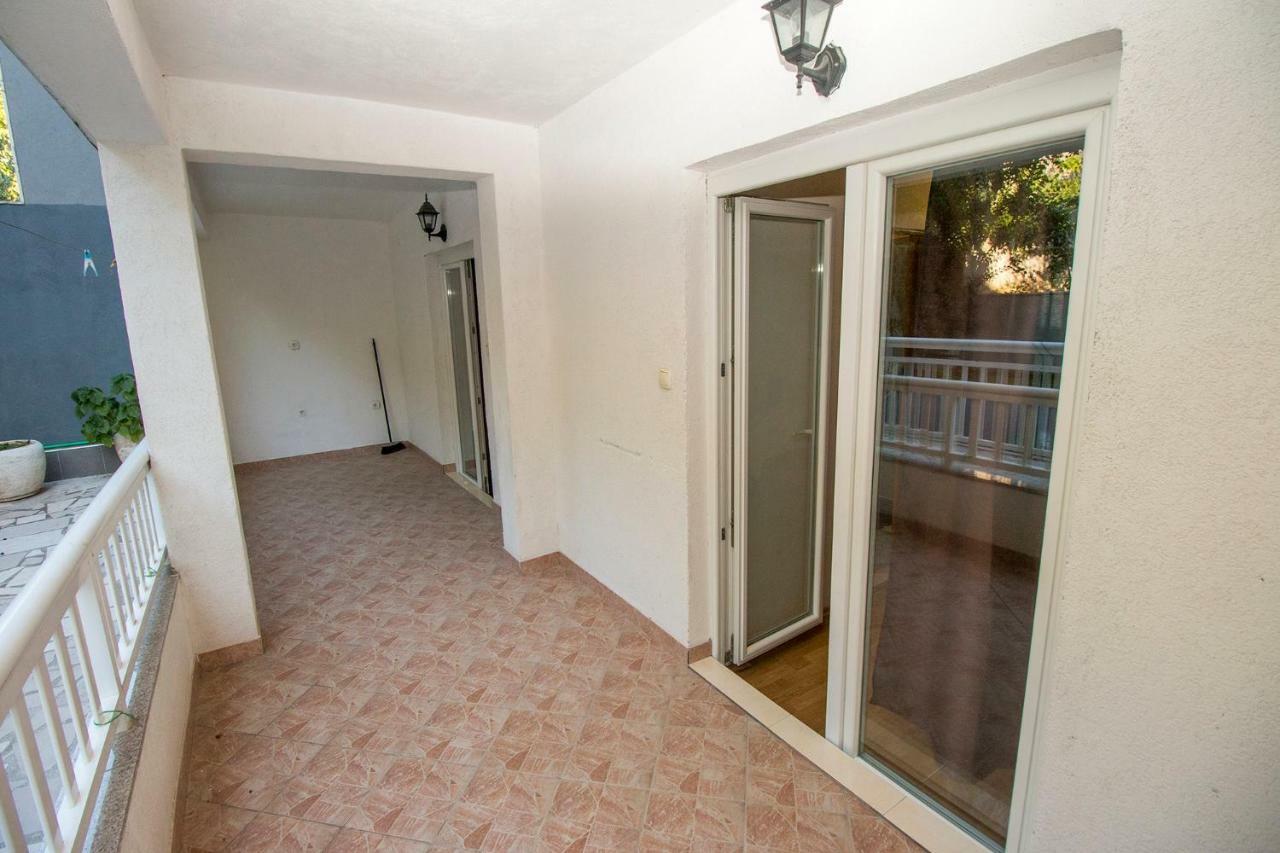 Mrkonjic Branko & Marija Apartmani Omiš Exterior foto